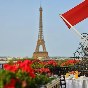 5* מלון Plaza Athenee - Dorchester Collection